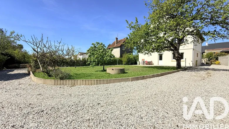 Maison 7 pièces 196 m² · à Gueugnon · 196 m² · 221 000 €