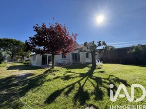 Traditional house in Saint-Martin-Lacaussade (33390)
