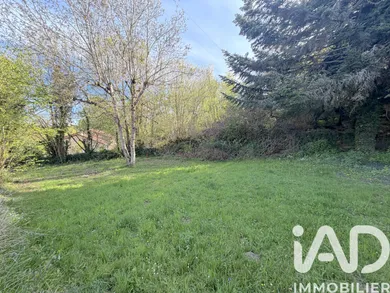 Land in Volvic (63530)