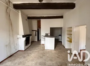 Building in Reillanne (04110)