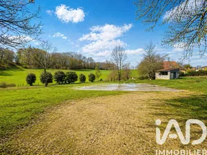 Terrain à bâtir à Saint-Martial-de-Nabirat (24250)