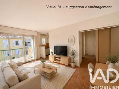 Apartment in Cogolin (83310)