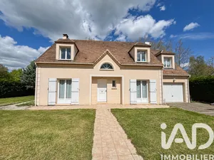 Maison à Saint-Pierre-lès-Nemours (77140)