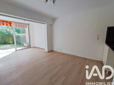 Studio in Saint-Raphaël (83700)
