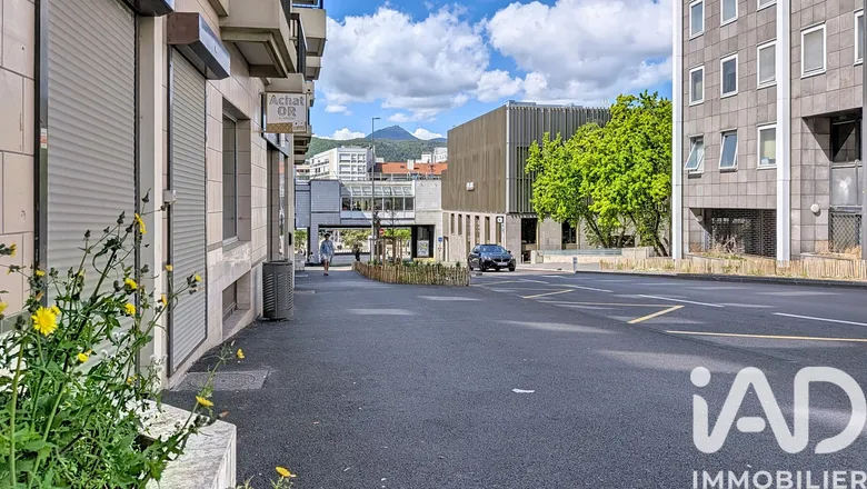 Local commercial 400 m² · à Aubière · 400 m² · 598 000 €