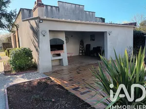 Architectural house in Noyers-sur-Cher (41140)