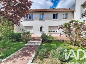 Apartment in Villejuif (94800)