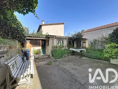 Traditional house in Nanterre (92000)