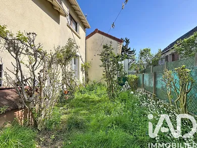 Traditional house in Nanterre (92000)