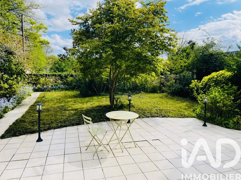 Maison 7 pièces 180 m² · à Lillebonne · 180 m² · 220 000 €
