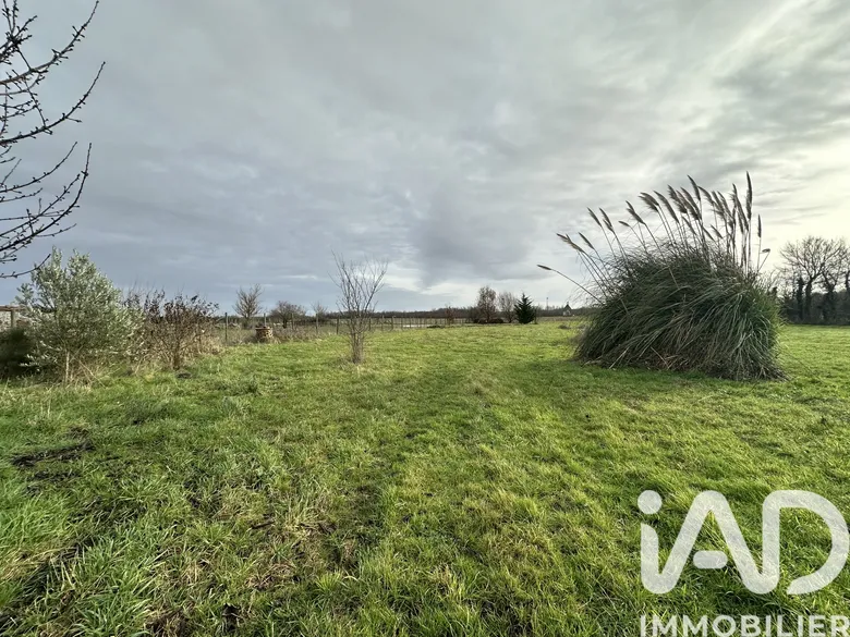 Terrain à bâtir à Saint-Martin-de-Sanzay (79290) · 60 000 €