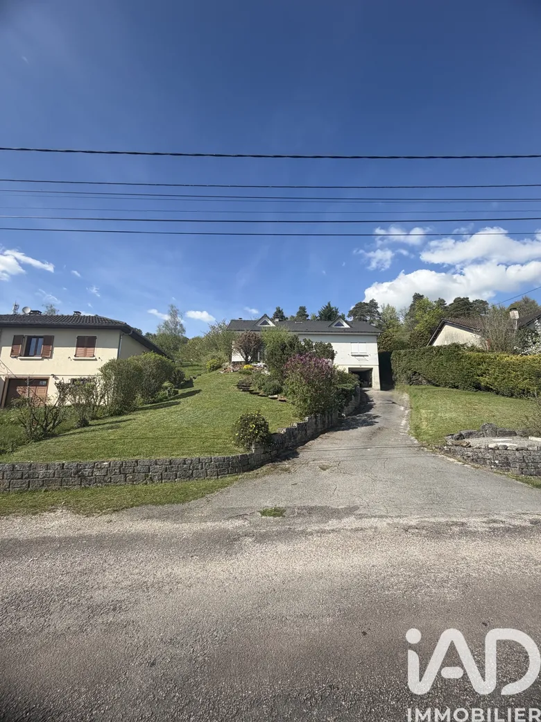 Maison 8 pièces 148 m² · à Chevillon · 148 m² · 215 000 €