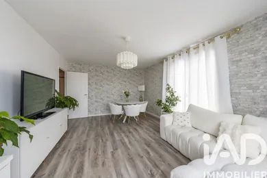 Apartment in Chevilly-Larue (94550)