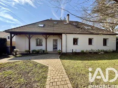 Maison traditionnelle à Lévis-Saint-Nom (78320)