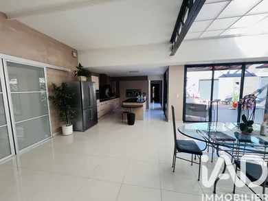 Loft in Sainte-Savine (10300)