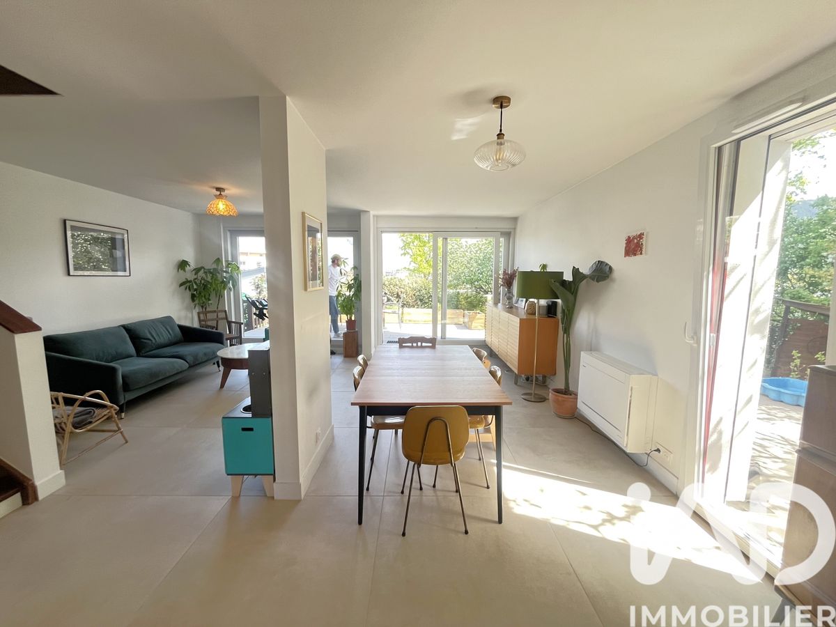 maison à Quintal