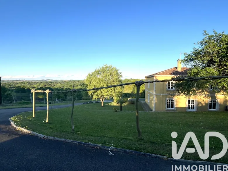 Maison 8 pièces 194 m² · à Saint-Lon-les-Mines · 194 m² · 849 000 €