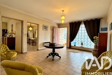 Apartment in Pernes-les-Fontaines (84210)