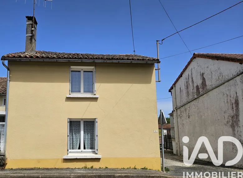 Maison 3 pièces 54 m² · à Mairé-Levescault · 54 m² · 44 000 €