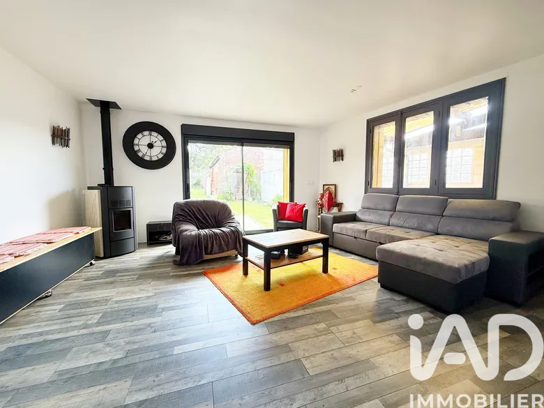 Maison 10 pièces 229 m² · à Hétomesnil · 229 m² · 235 000 €