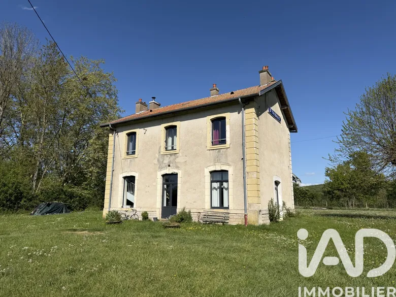 Maison 5 pièces 143 m² · à Saint-Thibault · 143 m² · 199 000 €