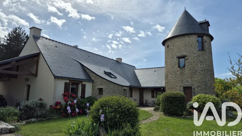 Maison 8 pièces 173 m² · à Besné · 173 m² · 472 500 €