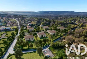 Appartement à Aix-en-Provence (13090)