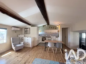 Apartment in L'Isle-sur-la-Sorgue (84800)