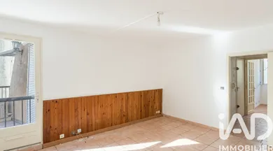 Apartment in L'Isle-sur-la-Sorgue (84800)