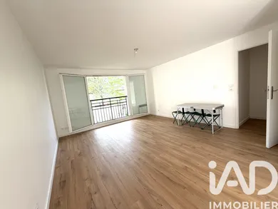 Apartment in La Queue-en-Brie (94510)