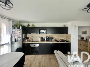 Apartment in Bordeaux (33100)