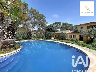 Maison d'architecte à Saint-Mathieu-de-Tréviers (34270)