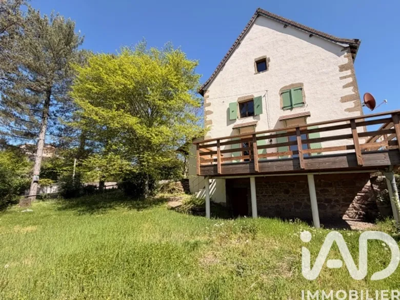 Maison 4 pièces 135 m² · à La Clayette · 135 m² · 218 000 €