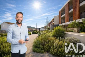 Apartment in Cuges-les-Pins (13780)