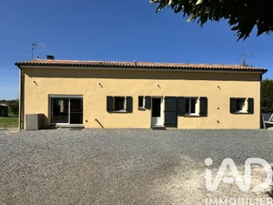 Traditional house in Montjean (16240)