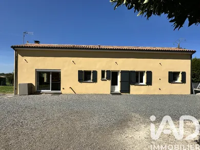 Traditional house in Montjean (16240)