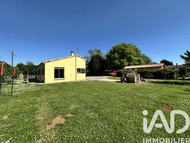 Traditional house in Montjean (16240)
