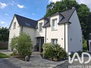 Maison traditionnelle à Sainte-Geneviève-des-Bois (91700)