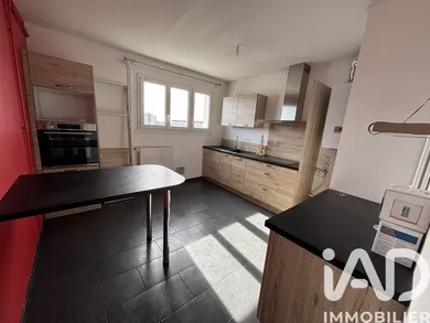 Apartment in Lucé (28110)