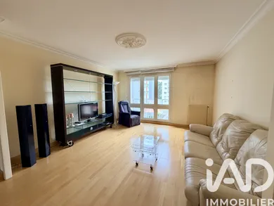 Apartment in Rezé (44400)