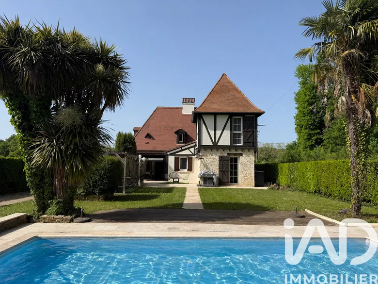 Maison 7 pièces 170 m² · à Varennes · 169,8 m² · 329 000 €