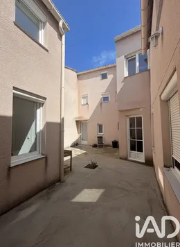 Building in Bagnols-sur-Cèze (30200)
