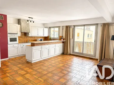 Apartment in Paris (75019)
