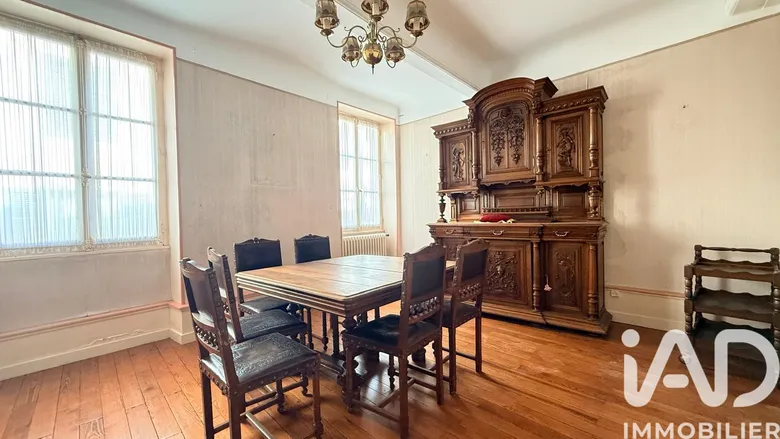 Maison 9 pièces 290 m² · à Charolles · 290 m² · 89 000 €