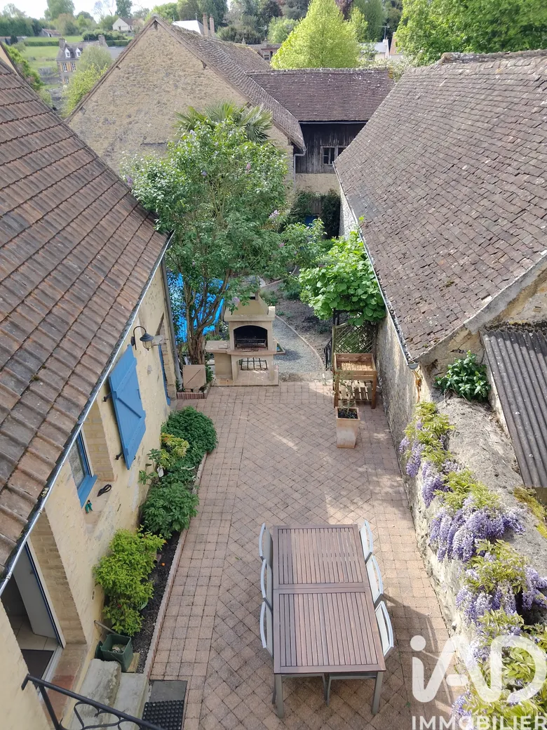 Maison 6 pièces 175 m² · à Fresnay-sur-Sarthe · 175 m² · 234 000 €