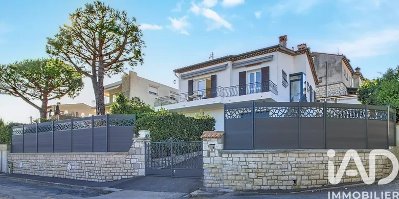 Maison 4 pièces 135 m² · à Cagnes-sur-Mer · 135 m² · 670 000 €