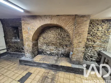Commercial walls in Troyes (10000)