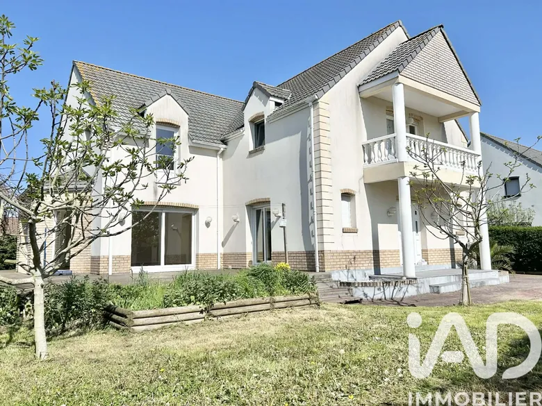 Maison 9 pièces 278 m² · à Longuenesse · 278 m² · 344 000 €
