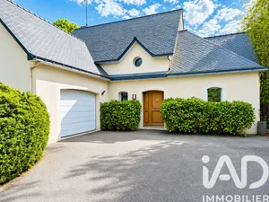 Architectural house in Saint-André-des-Eaux (44117)