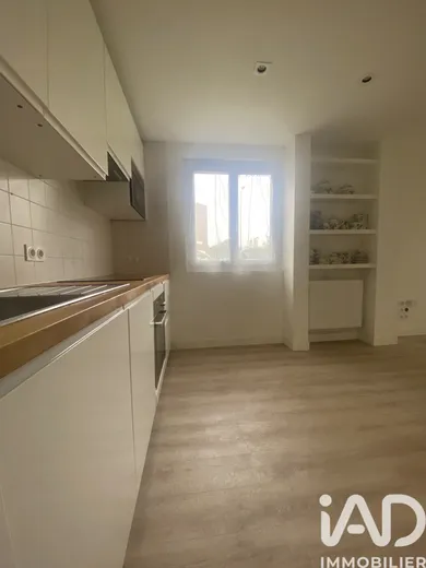 Apartment in Fontenay-sous-Bois (94120)